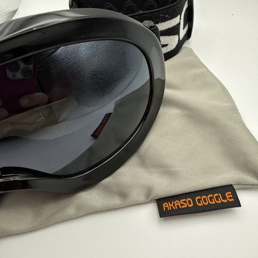 AKASO Authentic Black LENS Ski Goggles Snowboard -& Travel Bag Mint